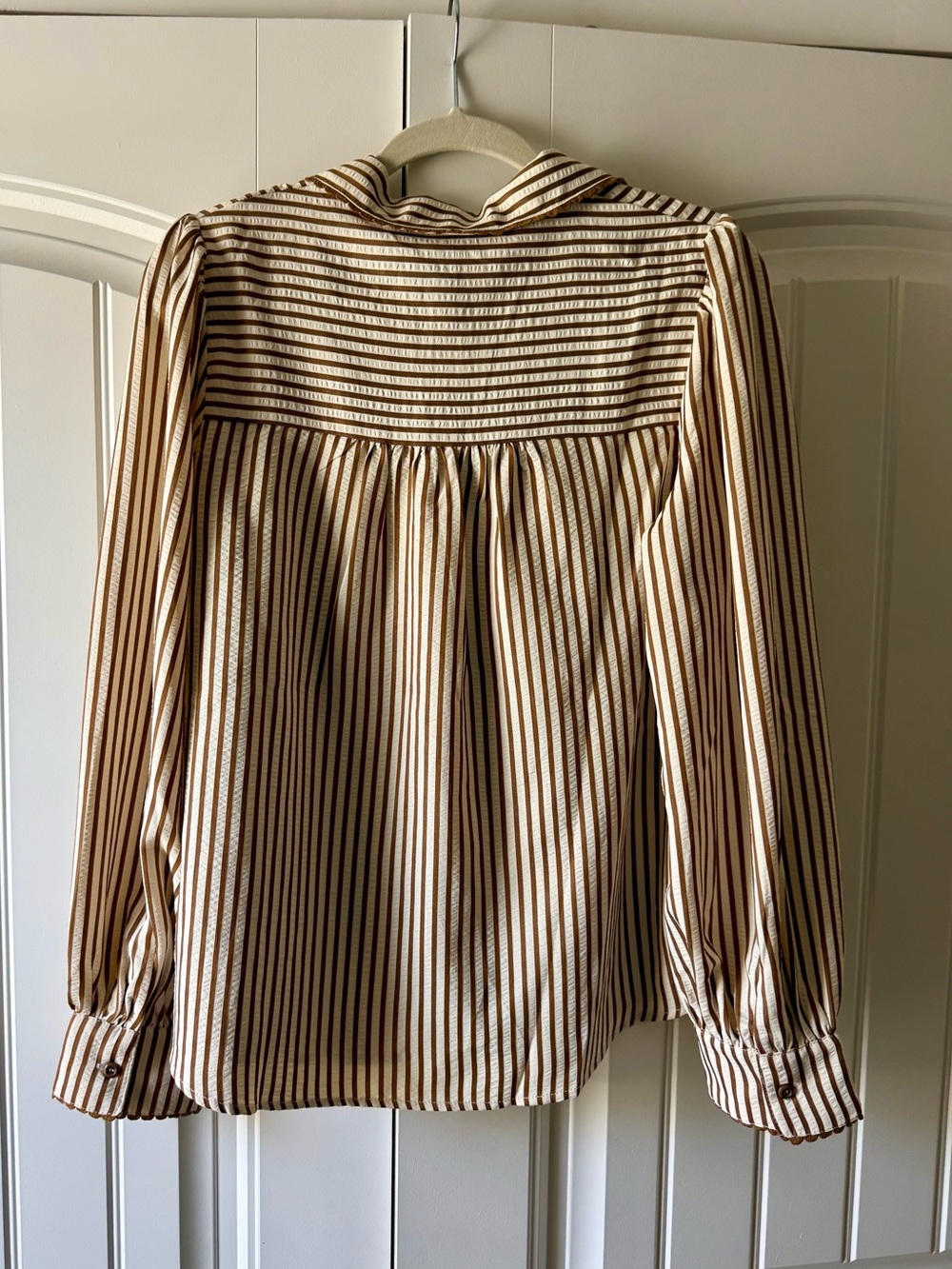 NWT Avara Women's Beige and Brown Striped Button-Up Shirt Large - Picture 3 of 4
